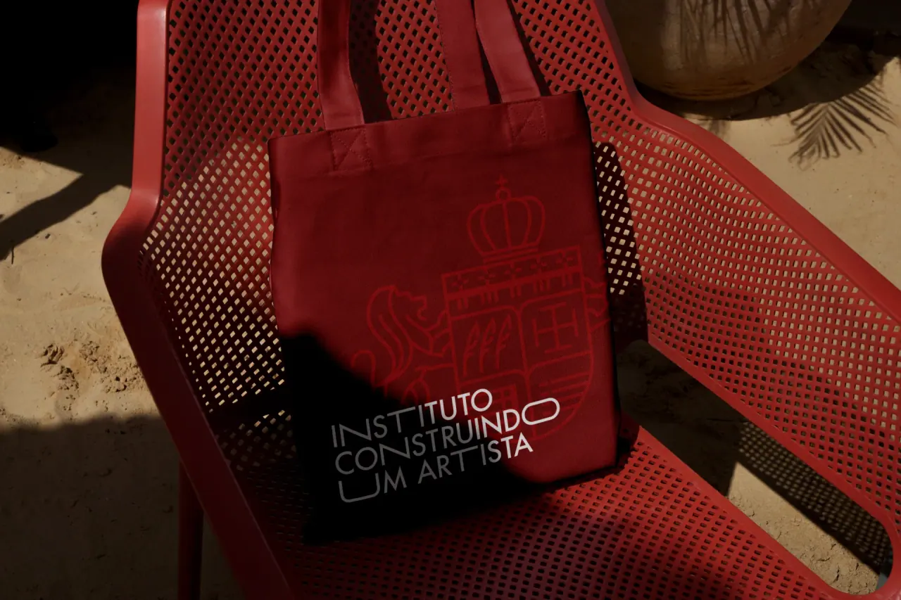 Instituto Construindo um Artista — aplicação 2 da identidade visual