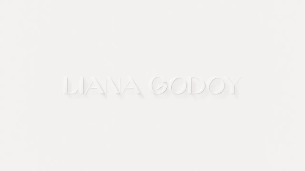 Liana Godoy — aplicação 10 da identidade visual