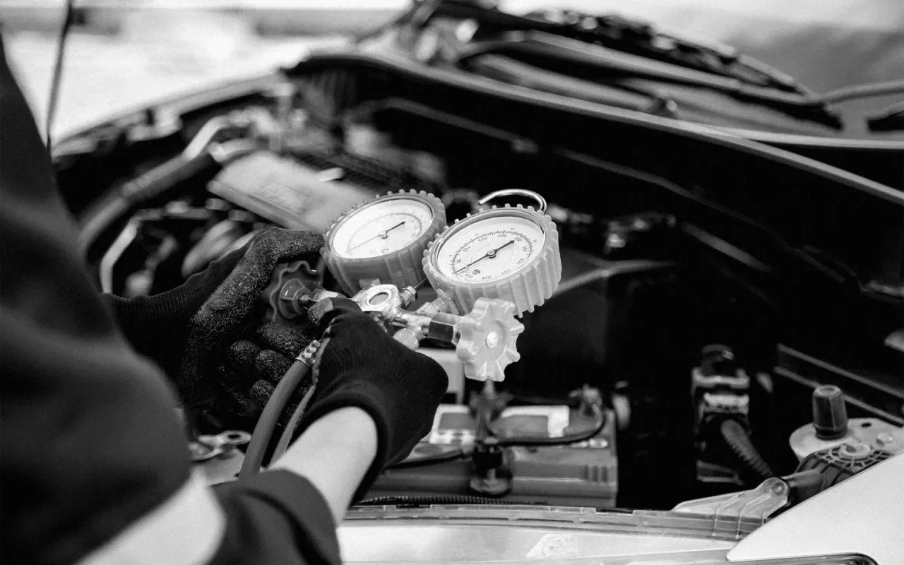 TORQUE Soluções Automotivas — aplicação 7 da identidade visual
