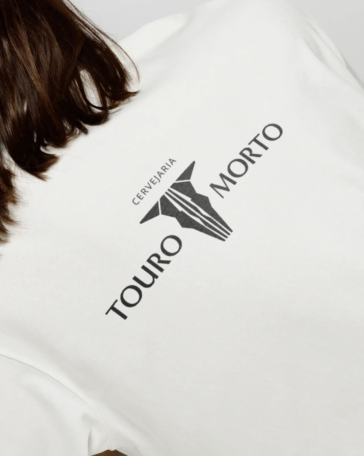 Touro Morto — aplicação 11 da identidade visual