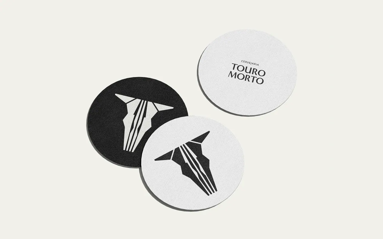 Touro Morto — aplicação 12 da identidade visual